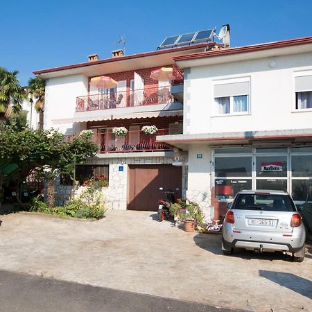 Holiday House Marica Lovran Bagian luar foto