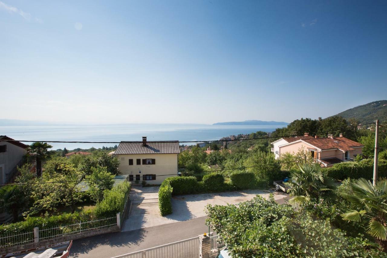 Holiday House Marica Lovran Bagian luar foto