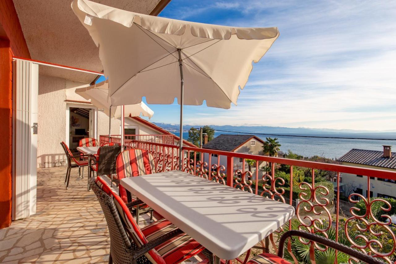 Holiday House Marica Lovran Bagian luar foto