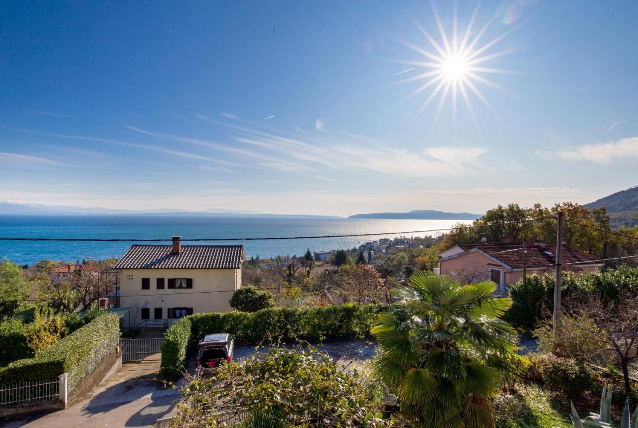 Holiday House Marica Lovran Bagian luar foto
